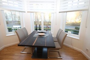 Apartment (Villa Löwenstein - Wohnung 7 / 9819) | Eigene Küche | Kühlschrank