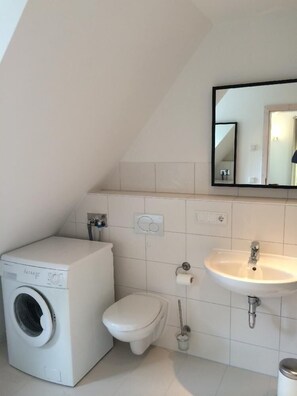 Bathroom - Ferienwohnung "pleissenhaus" (Altenburg)