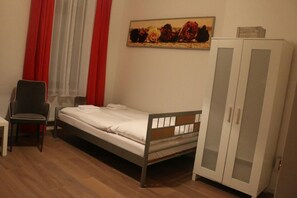 Apartment | Cribs/infant beds, free WiFi - Studio Niemetzstr, Feines für Pärchen Berlin (Berlin)