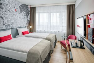 Quarto duplo superior | Frigobar, cofres nos quartos, escrivaninha