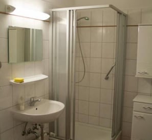 Apartment | Badezimmer