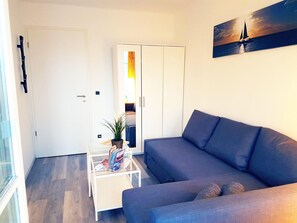 Apartment | Wohnzimmer | Fernseher