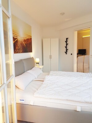 Apartment | 1 bedroom, cribs/infant beds, free WiFi