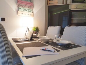 Apartment | Private kitchen | Fridge, microwave, stovetop, dishwasher - Urlaub und Erholung mit Charme und Stil auf Rügen (Sellin)