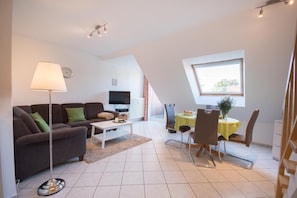 Apartment | Wohnzimmer | Fernseher