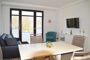 Apartment | Living room | TV, DVD player