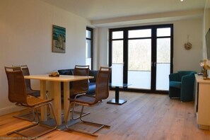 Apartment | Living room | TV, DVD player