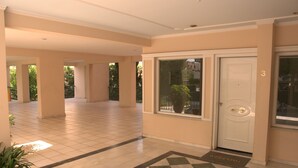 Ảnh chưa phân loại, 5 trong số 28 ảnh, nút