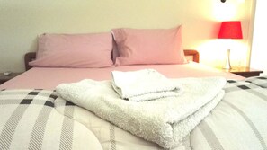 Apartment | 1 bedroom, hypo-allergenic bedding, desk, soundproofing