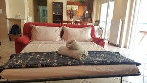 Ảnh chưa phân loại, 4 trong số 28 ảnh, nút