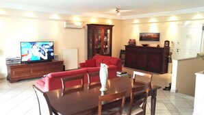 Ảnh chưa phân loại, 3 trong số 28 ảnh, nút