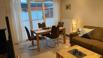 Apartment (Ferienwohnung Am Südstrand) | Living room