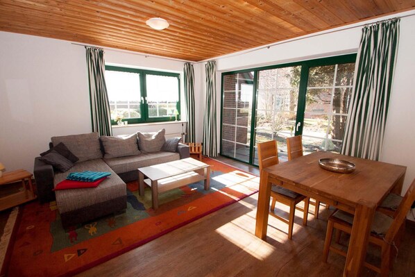 Ferienhaus | Wohnzimmer | Fernseher