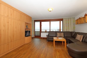 Apartment | Living room | TV - Haus am Meer App 67a (Sylt)