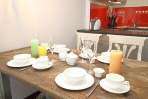 Apartment | Eigene Küche | Kühlschrank, Mikrowelle, Herdplatte, Geschirrspüler