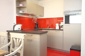 Apartment | Eigene Küche | Kühlschrank, Mikrowelle, Herdplatte, Geschirrspüler