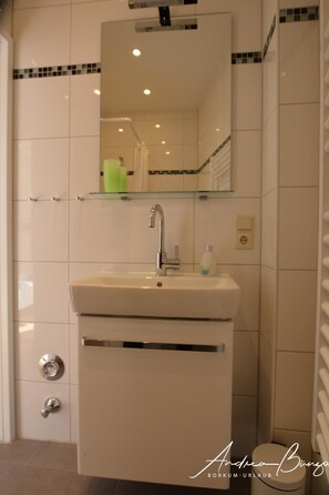 Apartment (Lübbo's Drööm) | Bathroom - Lübbo's Drööm (Borkum)