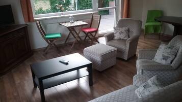 Apartment | Living room | TV, DVD player