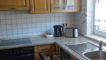 Apartment | Private kitchen | Fridge, dishwasher