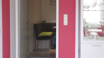 House | 2 bedrooms, cribs/infant beds, free WiFi