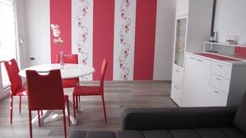 House | Living room | TV, DVD player