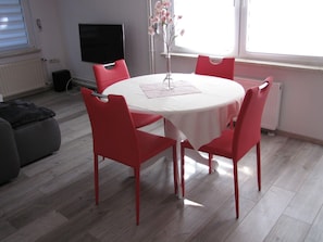 Hus | Eget kök | Kylskåp, mikrovågsugn, spishäll och diskmaskin