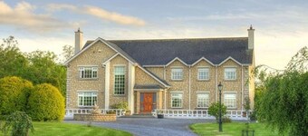 Beautiful Mansion Holiday Home