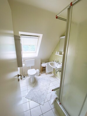 Apartment (Kleine feine Ferienwohnung) | Badezimmer