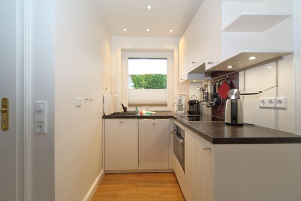 House | Private kitchen | Fridge, stovetop, dishwasher, coffee/tea maker
