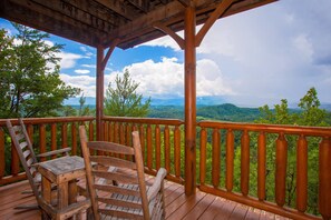 Terrace/patio - A Pleasant View: Honeymoon, Mtn Views, Resort Pool, Game Room, Hot Tub, near Attractions! (Sevierville)