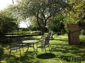 Apartment (Ferienwohnung "Alte Schule") | Property grounds - Ferienwohnung "alte Schule" (Fehmarn)