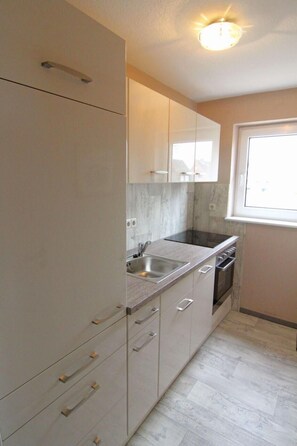 Apartment | Eigene Küche | Kühlschrank, Mikrowelle, Herdplatte, Geschirrspüler