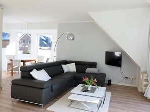 Apartment (Appartement Silbermöve AMH/002) | Wohnzimmer | Fernseher