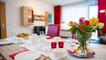 Ferienhaus | Eigene Küche | Herdplatte, Geschirrspüler