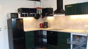 Apartment | Eigene Küche | Kühlschrank, Mikrowelle, Herdplatte, Geschirrspüler