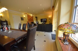 บ้านพัก (Luxushaus "Bel Air") | ครัวส่วนตัว | เก้าอี้กินข้าวสำหรับเด็ก