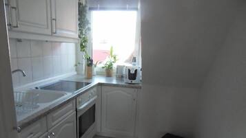 Apartment | Eigene Küche | Kühlschrank, Mikrowelle, Herdplatte