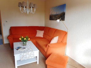 Apartment (Haus Seeschwalbe, Wohnung 2) | Wohnzimmer | Fernseher