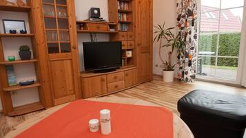 Apartment | 1 bedroom, cribs/infant beds, free WiFi