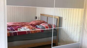 House | 2 bedrooms, cots/infant beds