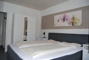 Apartment | 2 bedrooms, cribs/infant beds, free WiFi