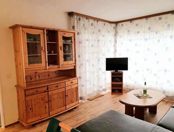 Apartment | Wohnzimmer | Fernseher