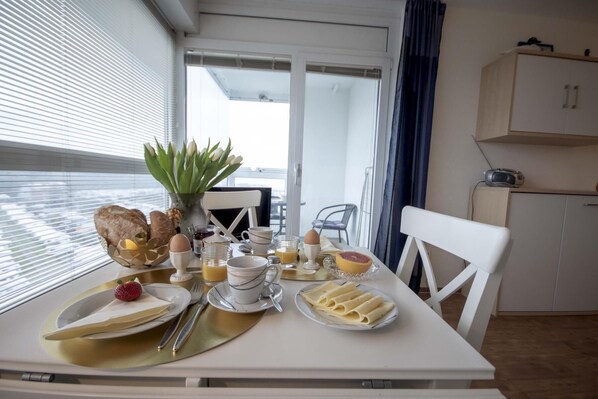 Apartment | Eigene Küche | Kühlschrank, Wasserkocher mit Kaffee-/Teezubehör