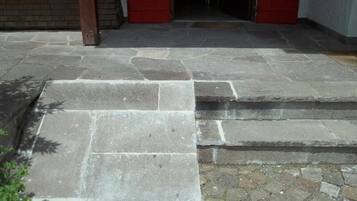 Apartemen | Pintu masuk properti