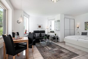 Apartment (Strand & Park)