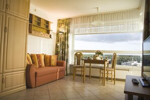 Apartment | Wohnzimmer | Fernseher