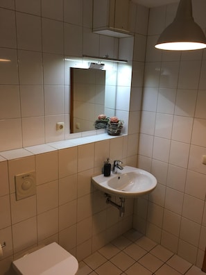 Apartment | Bathroom