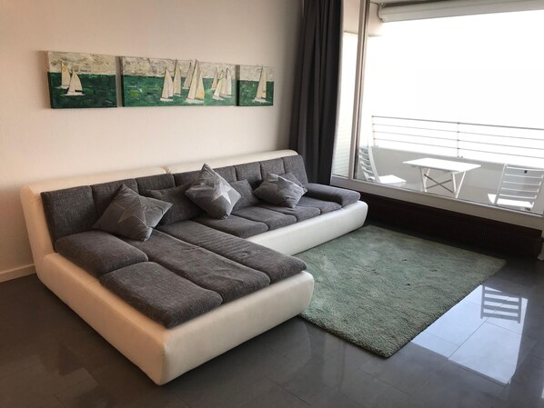 Appartement | Salle de séjour | Télévision