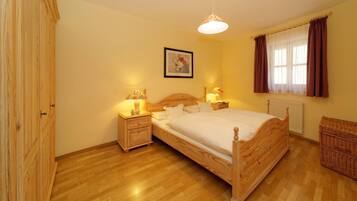 Apartment | 1 bedroom, cribs/infant beds, free WiFi