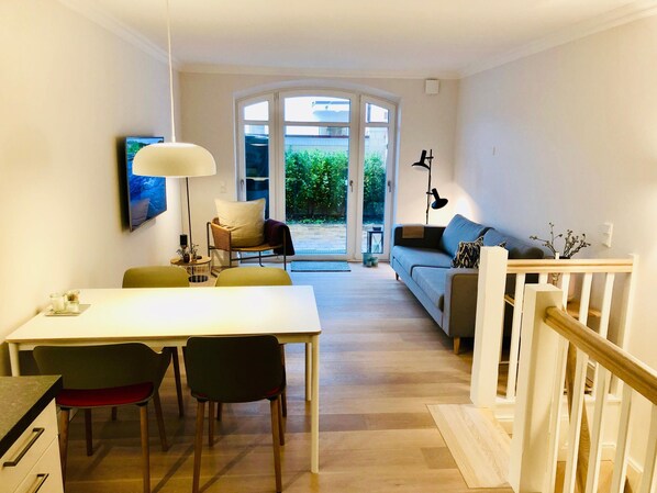 Apartment | Living room | TV
